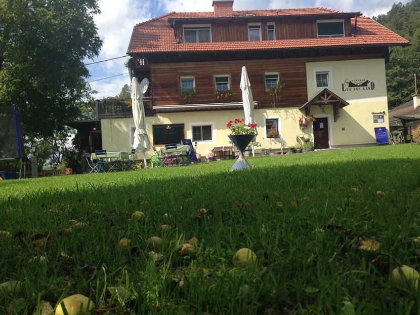 Gasthaus im Herbst