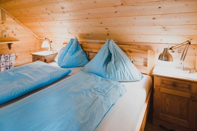 Twin room, shared shower/shared toilet, facing the mountains