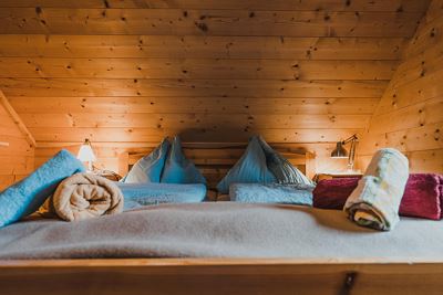 Twin room, shared shower/shared toilet, facing the mountains