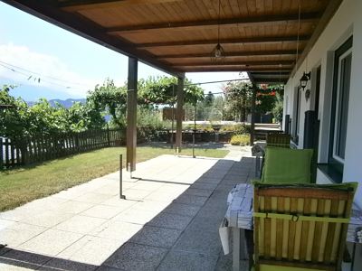 Apartment, bath, toilet, facing the garden