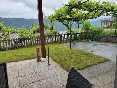 Apartment, bath, toilet, facing the garden