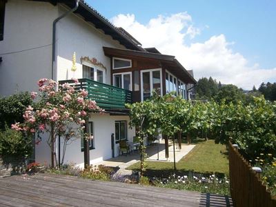 Apartment, bath, toilet, facing the garden