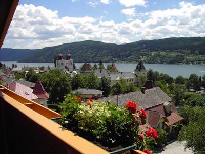 Apartment, bath, toilet, lake view