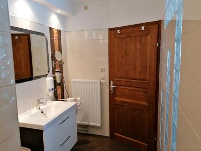 Apartment, shower, toilet, 2 bed rooms