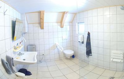 Holiday home, shower and bath, toilet, 3 bed rooms