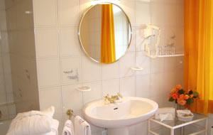 Appartamento in albergo, bagno, WC, vista lago