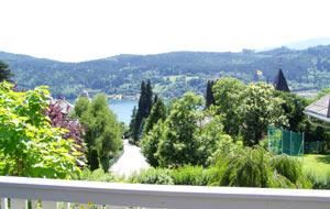 Hotel suite, bath, toilet, lake view