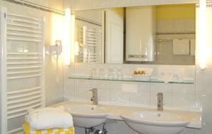 Appartamento in albergo, bagno, WC, vista lago