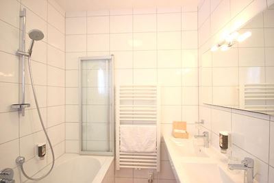 Appartamento in albergo, bagno, WC, vista lago