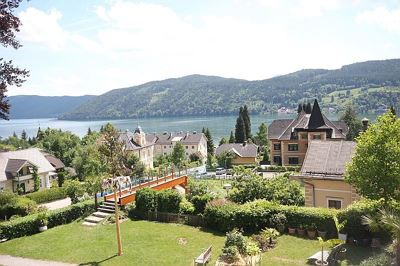 Hotel suite, bath, toilet, lake view