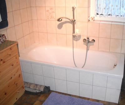 Holiday home, shower and bath, toilet, 3 bed rooms