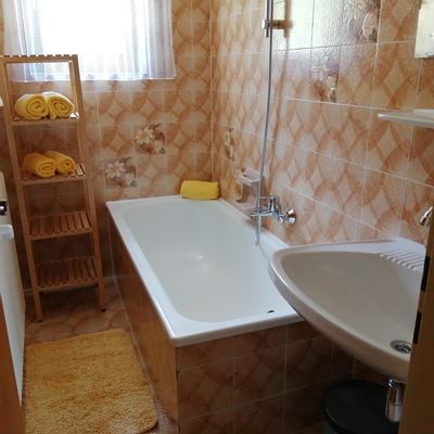 Appartamento, bagno, WC, lato giardino