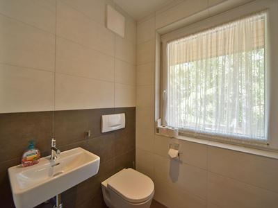 Apartment, shower, toilet, 3 bed rooms