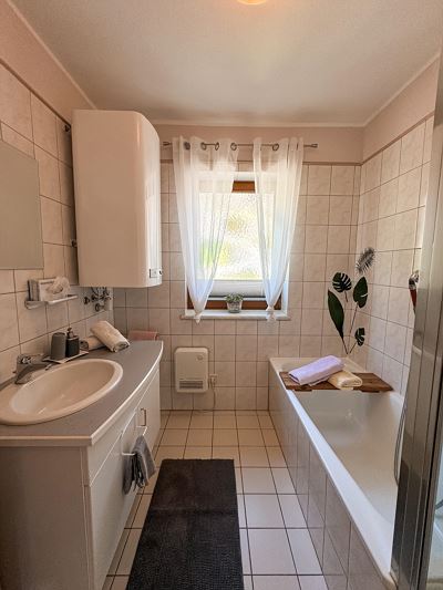 Appartement/Fewo, Dusche und Badewanne, 2 Schlafrä