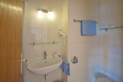 Apartment, shower, toilet, 2 bed rooms