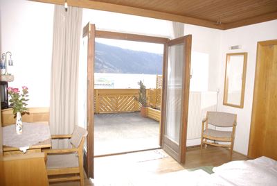 Double room, shower, toilet, terrace