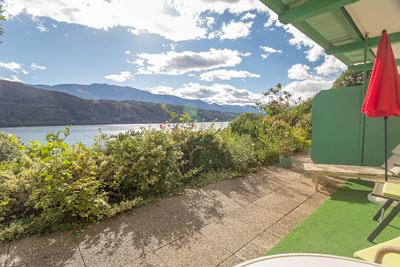 Apartment mit Terrasse und Seeblick