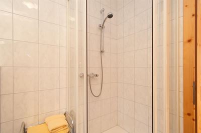 Double room, shower, balcony