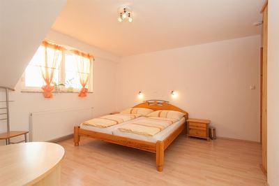 Double room, shower, toilet, balcony