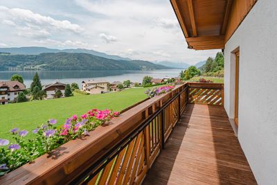 Apartment, shower and bath, toilet, lake view