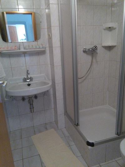 Apartment, shower, toilet, 1 bed room