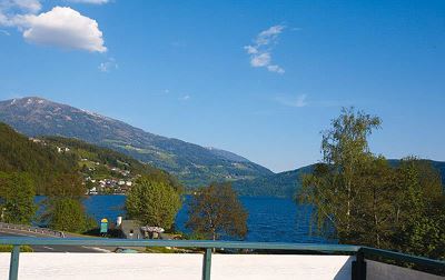 Doppelzimmer mit Balkon und Seeblick