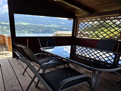 Holiday home, shower, toilet, lake view