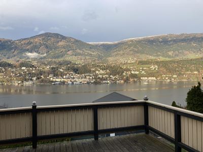 Holiday home, shower, toilet, lake view