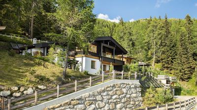 Rifugio, toilette e bagno/doccia separati, 4 o più camere da letto