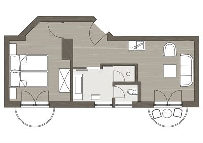 Suite, bath, toilet, facing the mountains