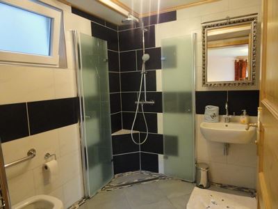 Apartment, shower, toilet, 2 bed rooms