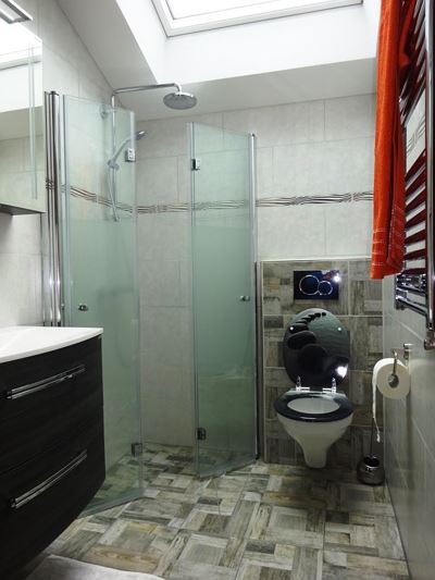 Apartment, shower, toilet, 2 bed rooms