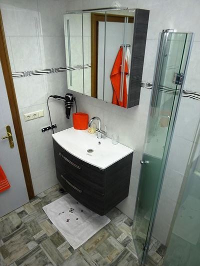 Apartment, shower, toilet, 2 bed rooms