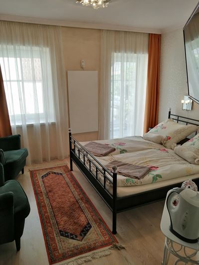 Double room, shower, toilet, superior