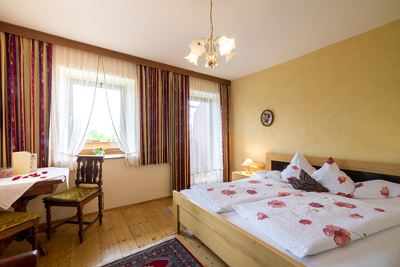 Dreibettzimmer Goldmarie mit Dusche und WC