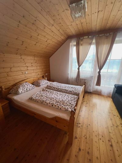 Apartment, shower, toilet, facing the mountains