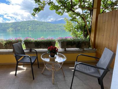 Doppelzimmer mit Balkon und Seeblick