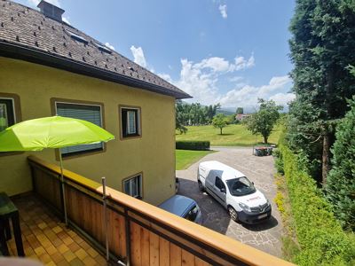 Apartment, shower, toilet, facing the garden