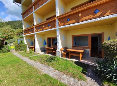 Standard double room, shower, toilet, facing the garden