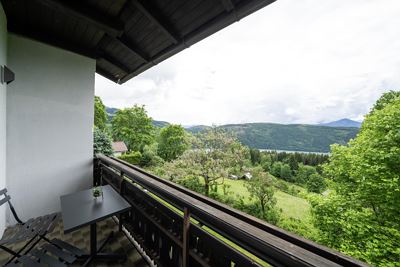 Apartment, shower and bath, toilet, lake view