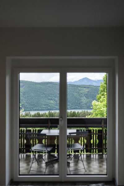 Apartment, shower and bath, toilet, lake view