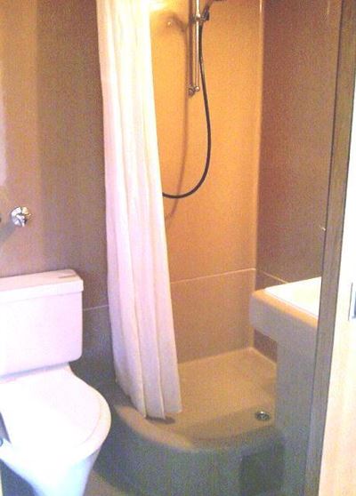 Double room, shower, toilet