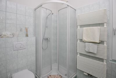 Zimmer 20, Doppelzimmer, Dusche/WC, ruhige Lage