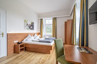 Doppelzimmer in der Villa ohne Balkon