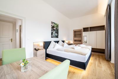 Doppelzimmer in der Villa mit Balkon