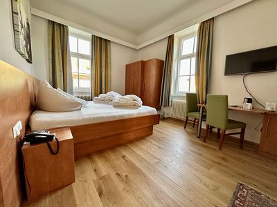 Doppelzimmer in der Villa ohne Balkon