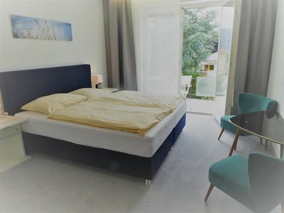 Double room, shower, toilet, balcony