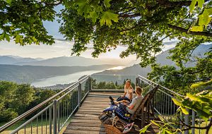 PICKNICKEN BEI SONNENUNTERGANG ...