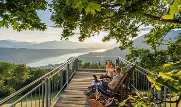 A PICNIC ON THE BALCONY OF STARS