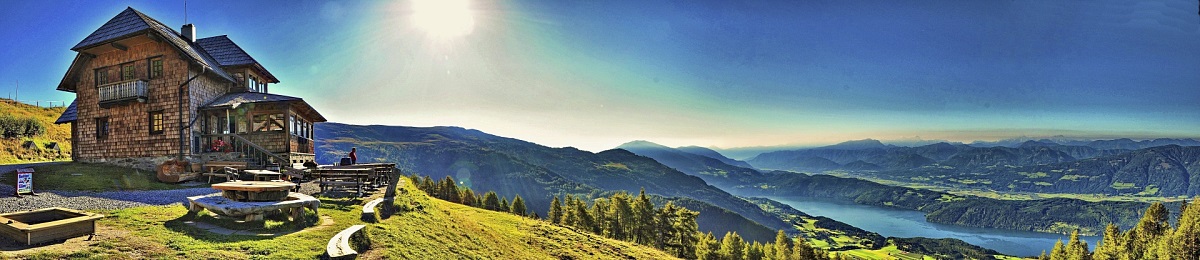 Die Alexanderhütte auf der Millstätter Alpe mit traumhaften Panorama